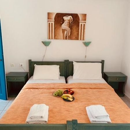 Manousos Rooms Adámas Extérieur photo