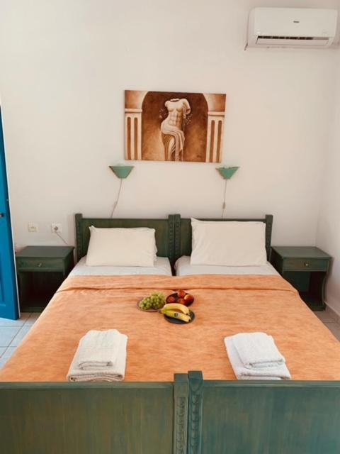 Manousos Rooms Adámas Extérieur photo