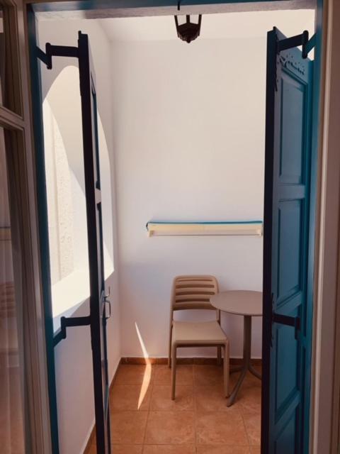 Manousos Rooms Adámas Extérieur photo